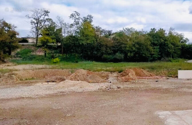 Terrain à ROMANS-SUR-ISERE