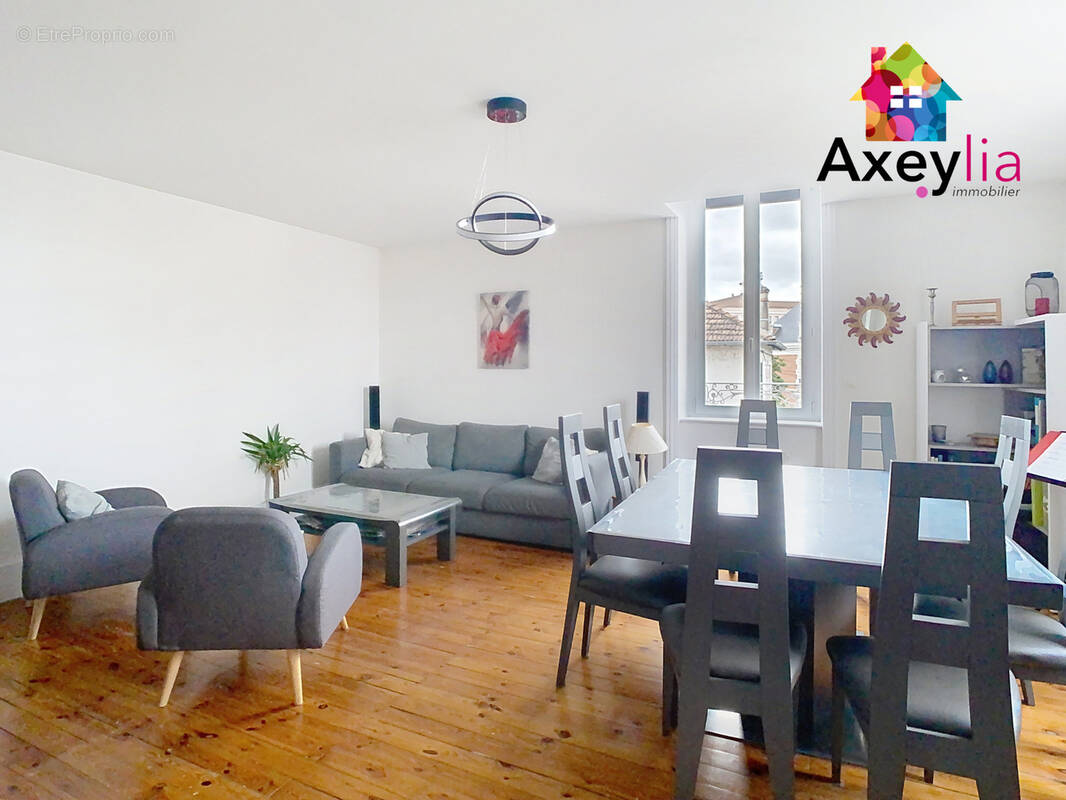 Appartement à LE COTEAU