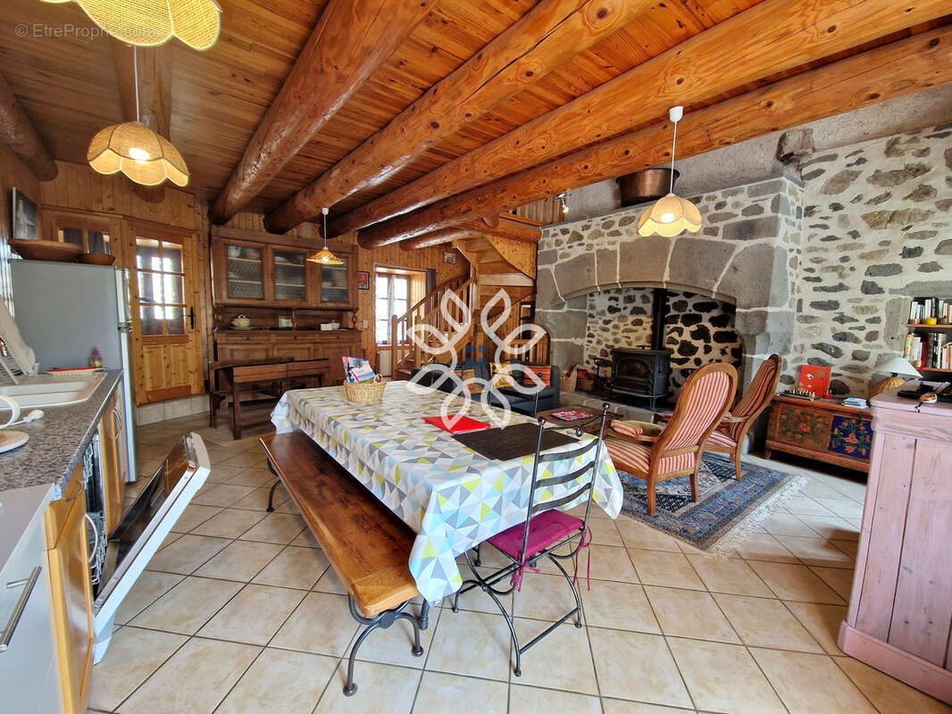 Maison à PEYRUSSE