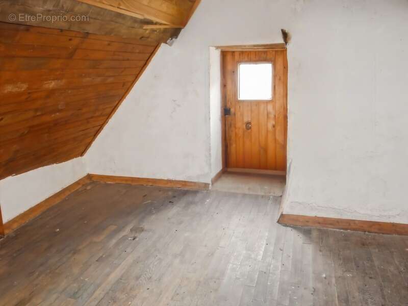 Maison de campagne à rénover – Beau potentiel – Terrain 1 060 m² - photo 11