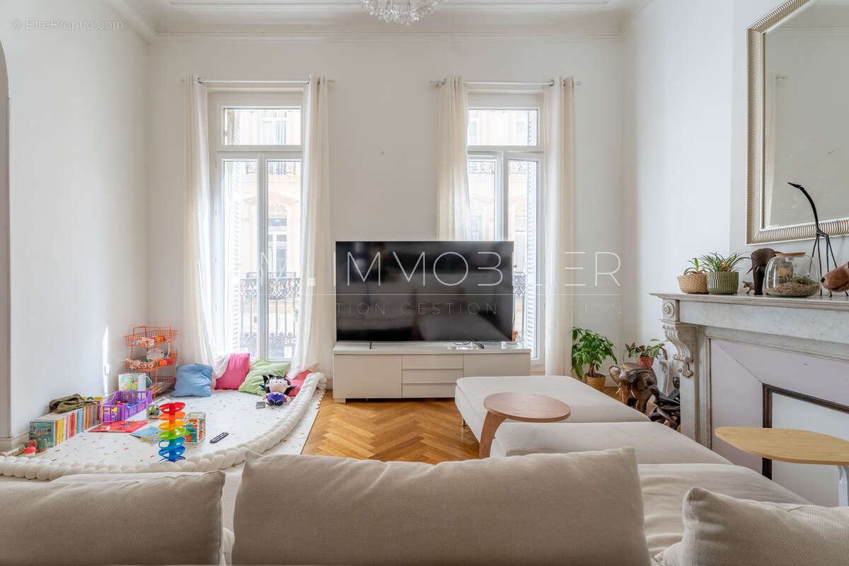 Appartement à MARSEILLE-1E