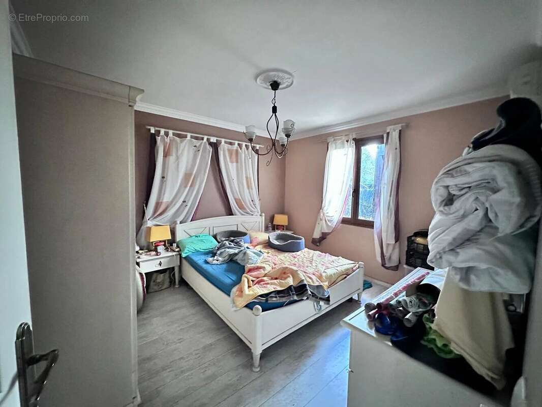 Maison à THORE-LA-ROCHETTE