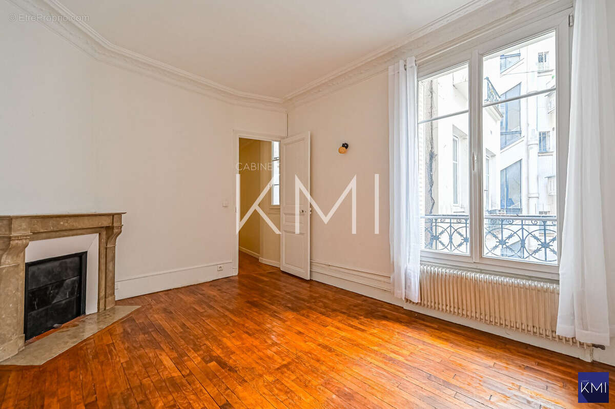 Appartement à PARIS-20E