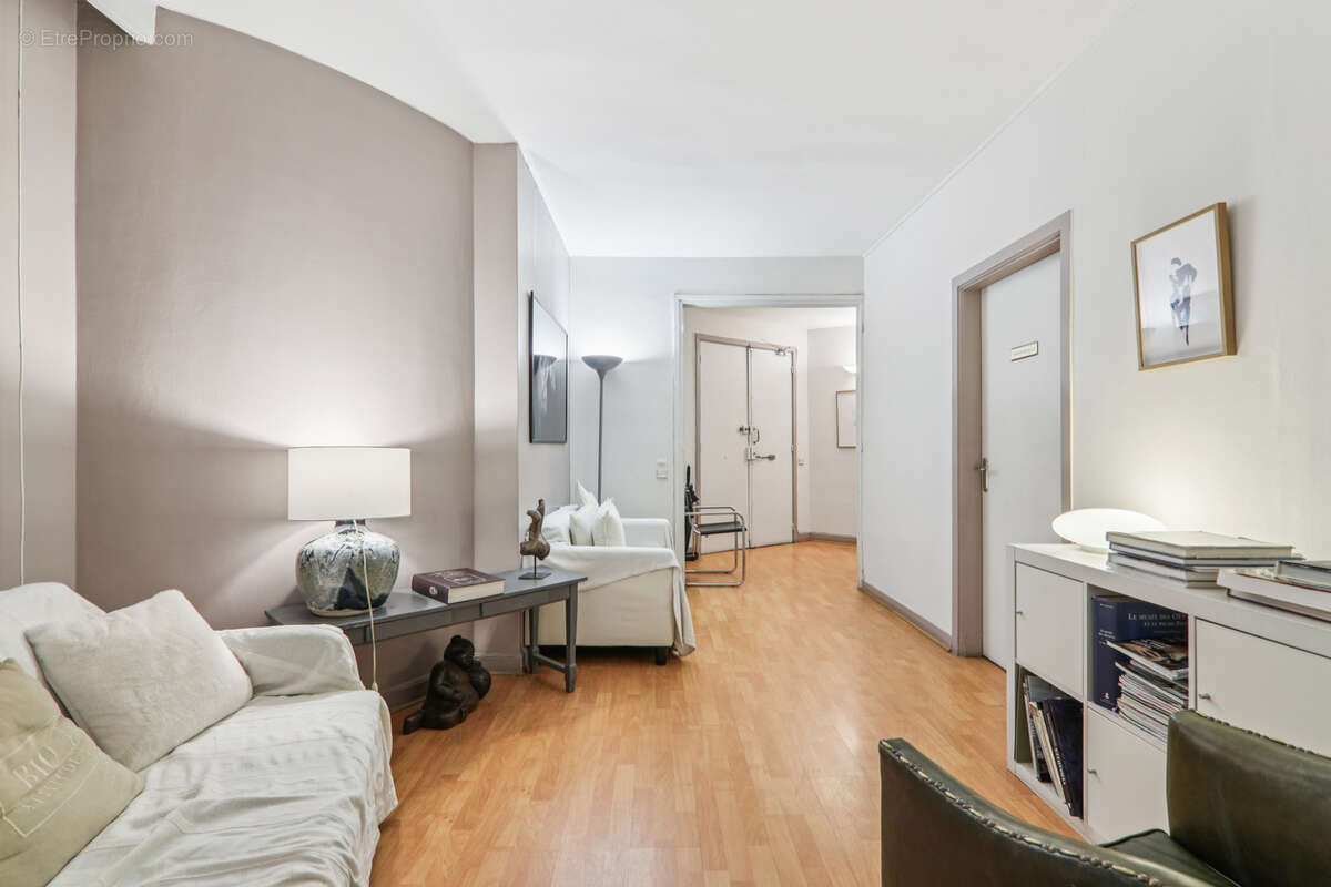 Appartement à PARIS-8E