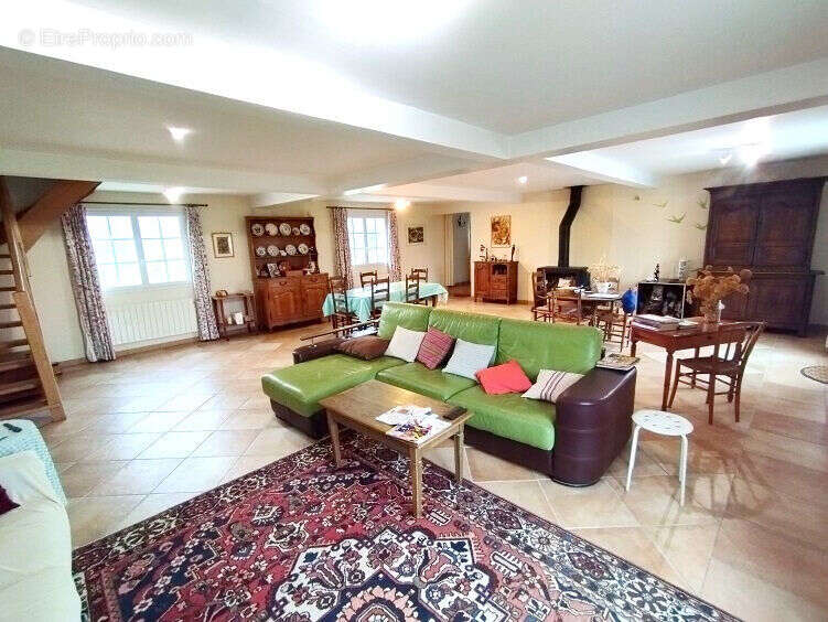 Photo 3 - Maison à CREVECOEUR-LE-GRAND