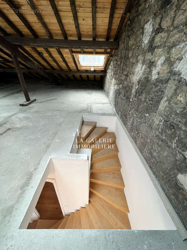 Escalier - Appartement à ASNIERES-SUR-SEINE