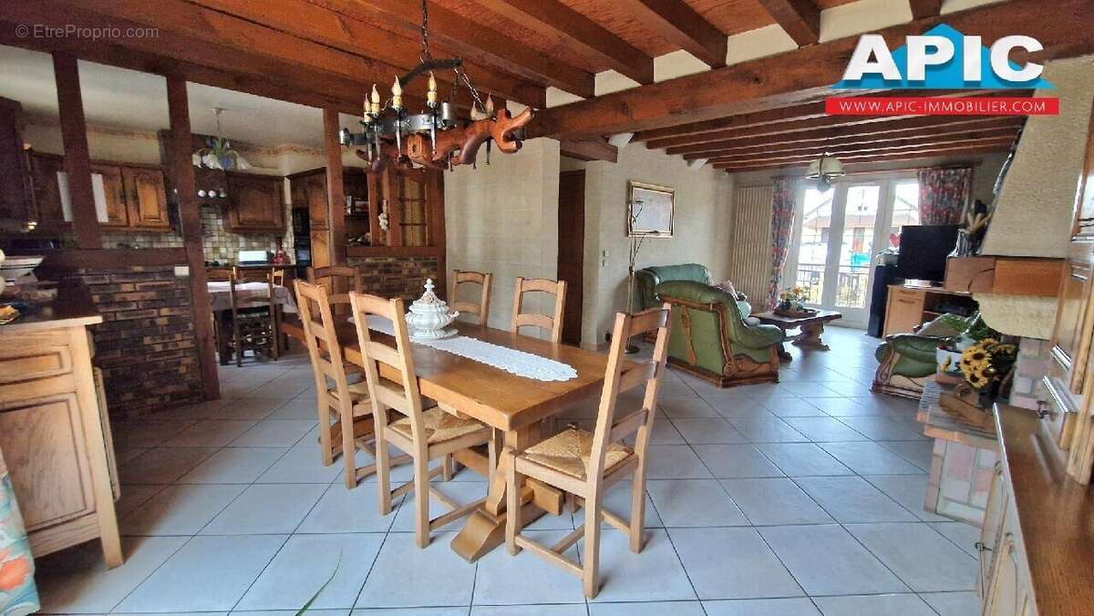 Maison à LE THILLAY