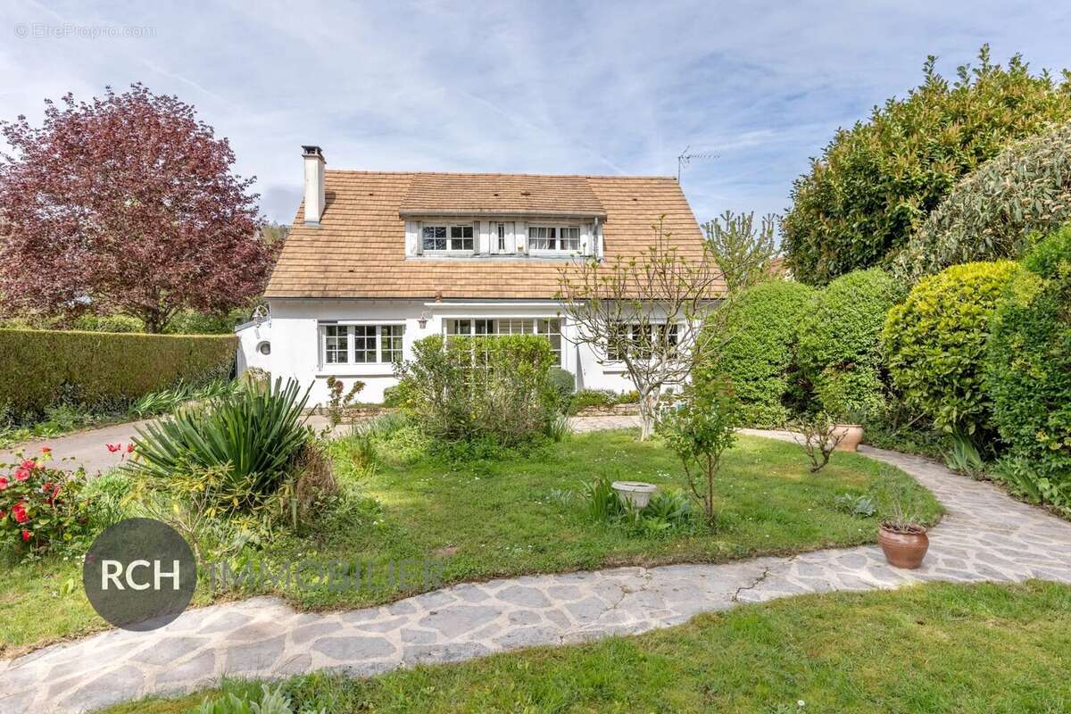 Maison à VILLIERS-SAINT-FREDERIC