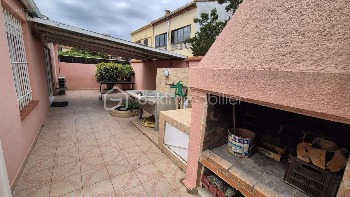 A vendre maison trois faces de 111m² sur terrain de 400m² dont 200m² constructible a saint laurent de la salanque - trois chambr - photo 21