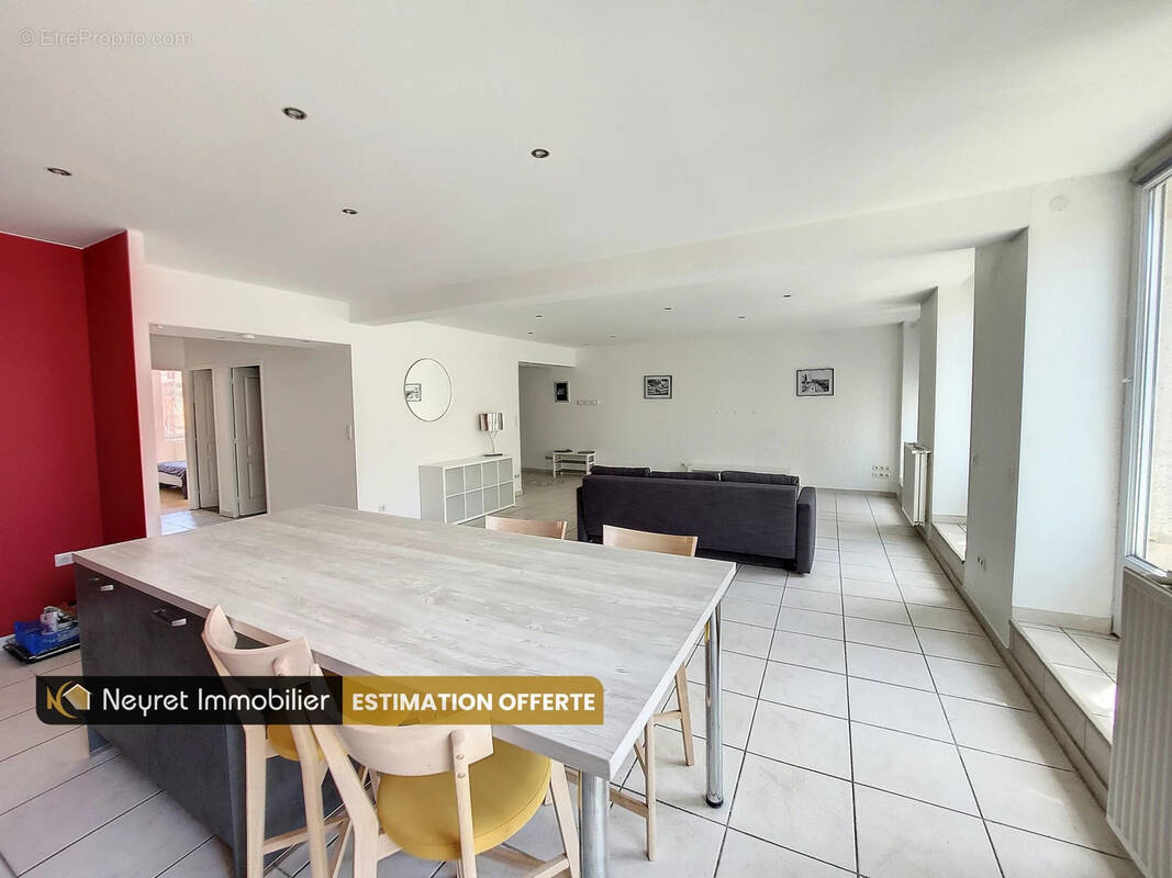 Appartement à SAINT-ETIENNE