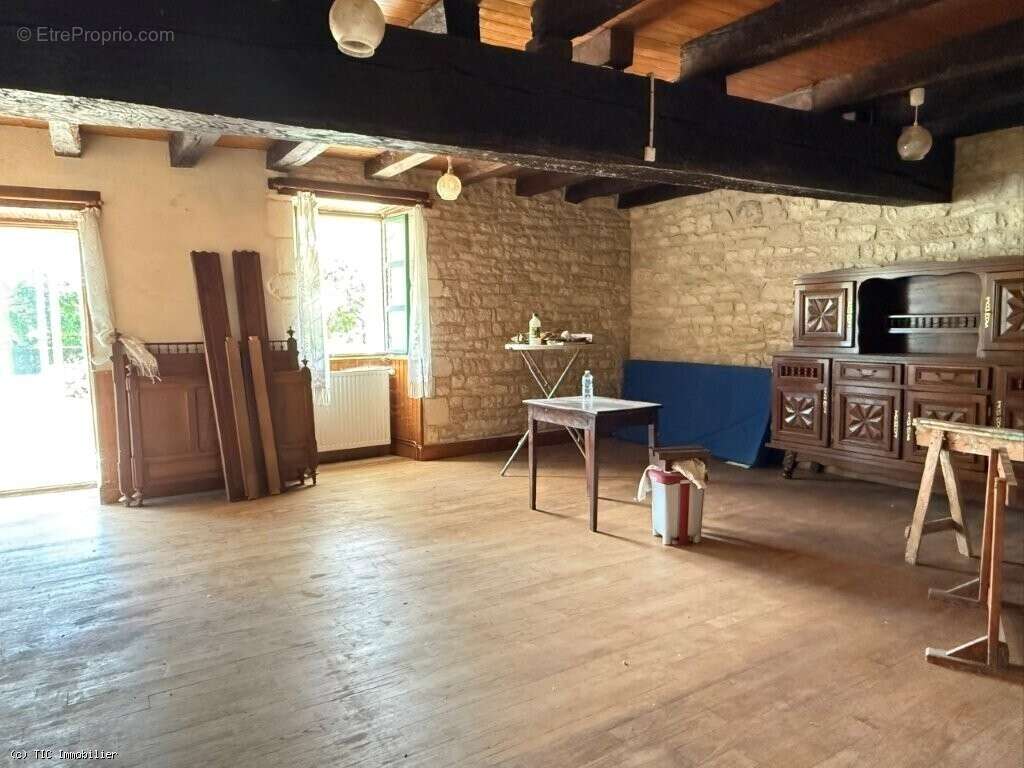 Maison de Village A Rénover Sur 1683m² - photo 5