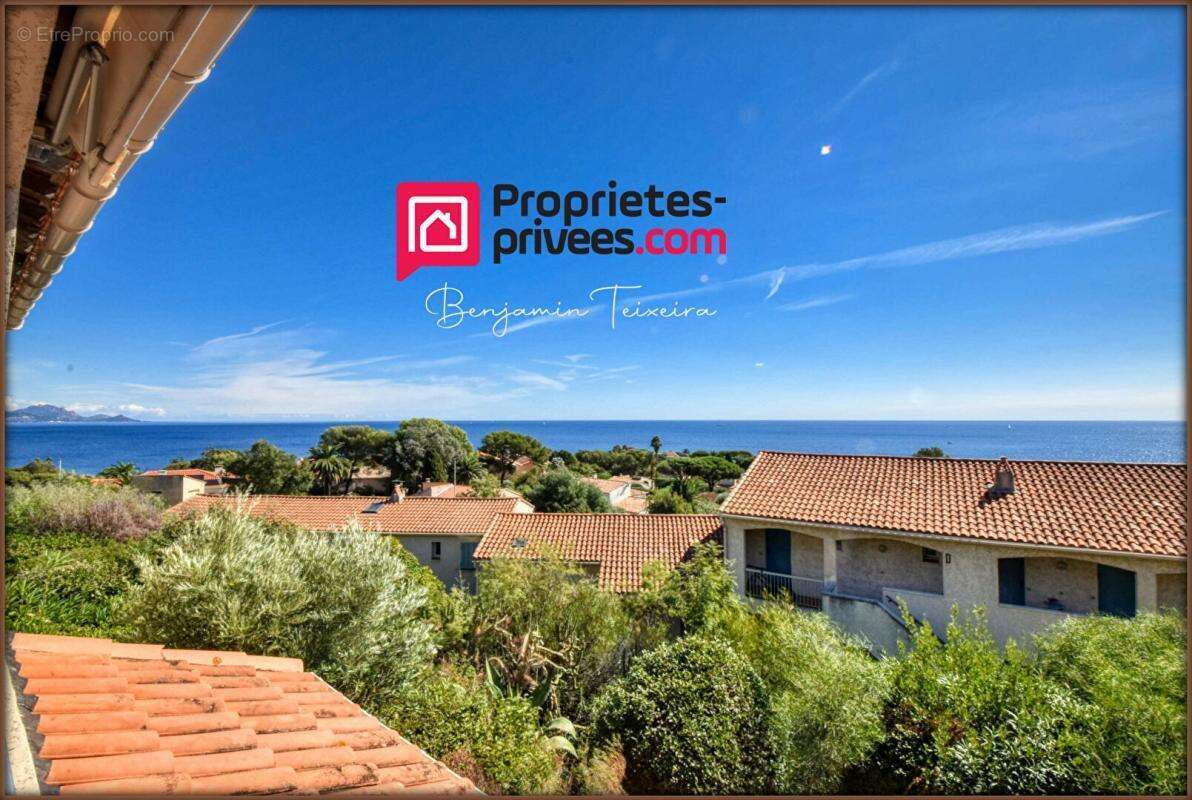 Appartement à ROQUEBRUNE-SUR-ARGENS