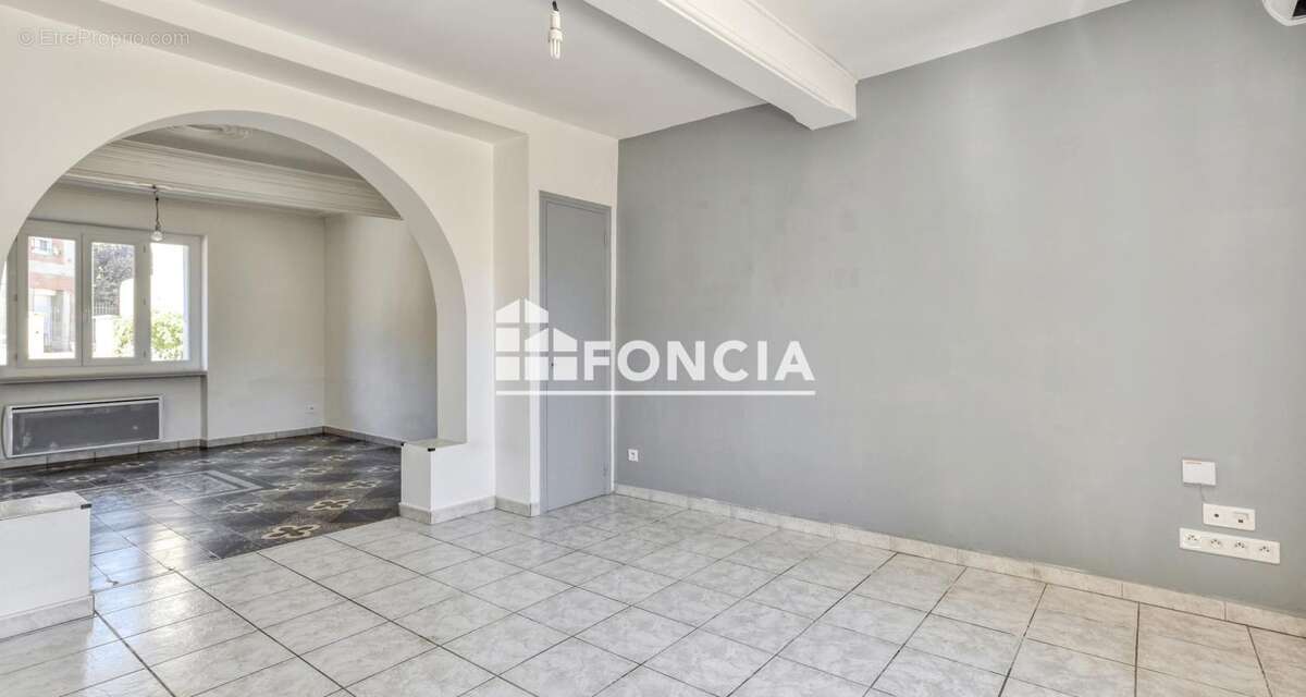 À VENDRE – Charmante maison avec dépendance et jardin à Luc-sur-Orbieu - photo 4