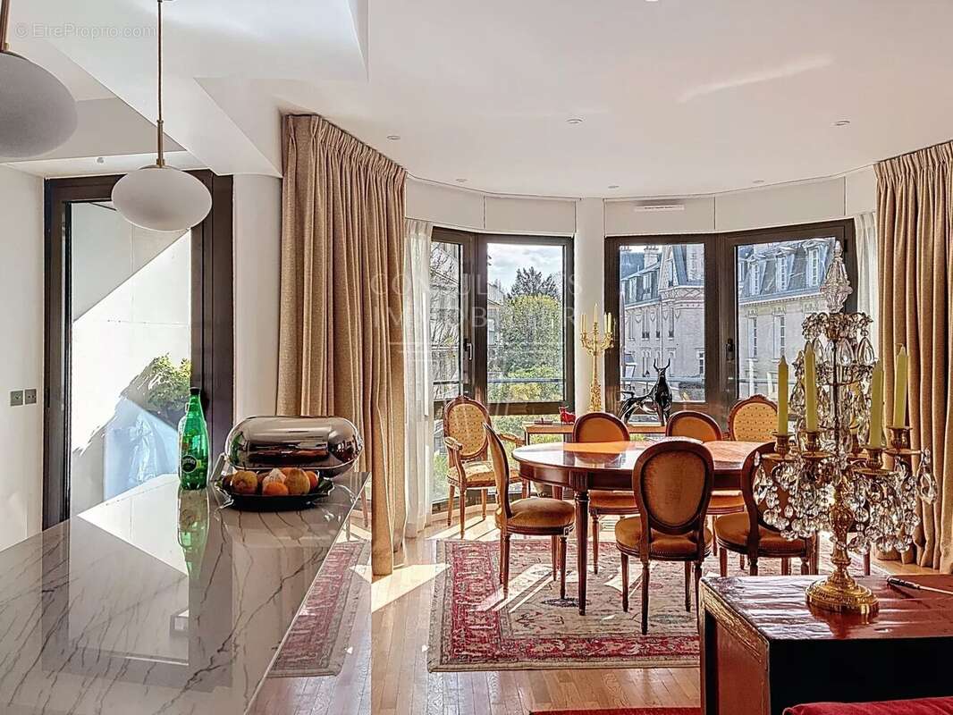 Appartement à NEUILLY-SUR-SEINE