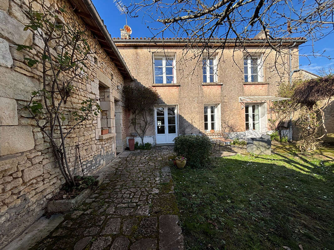 Maison à LAVOUX