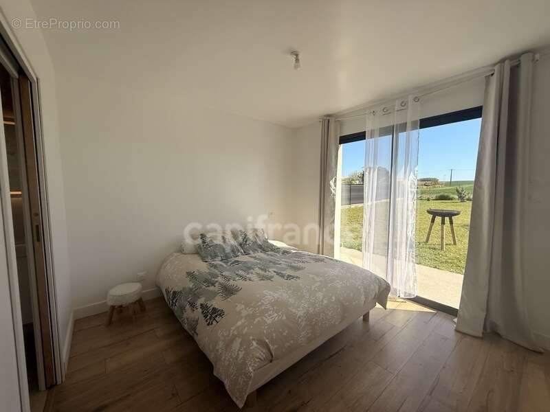 Plain Pied moderne 4 chambres Garage Jardin - Courant - photo 9