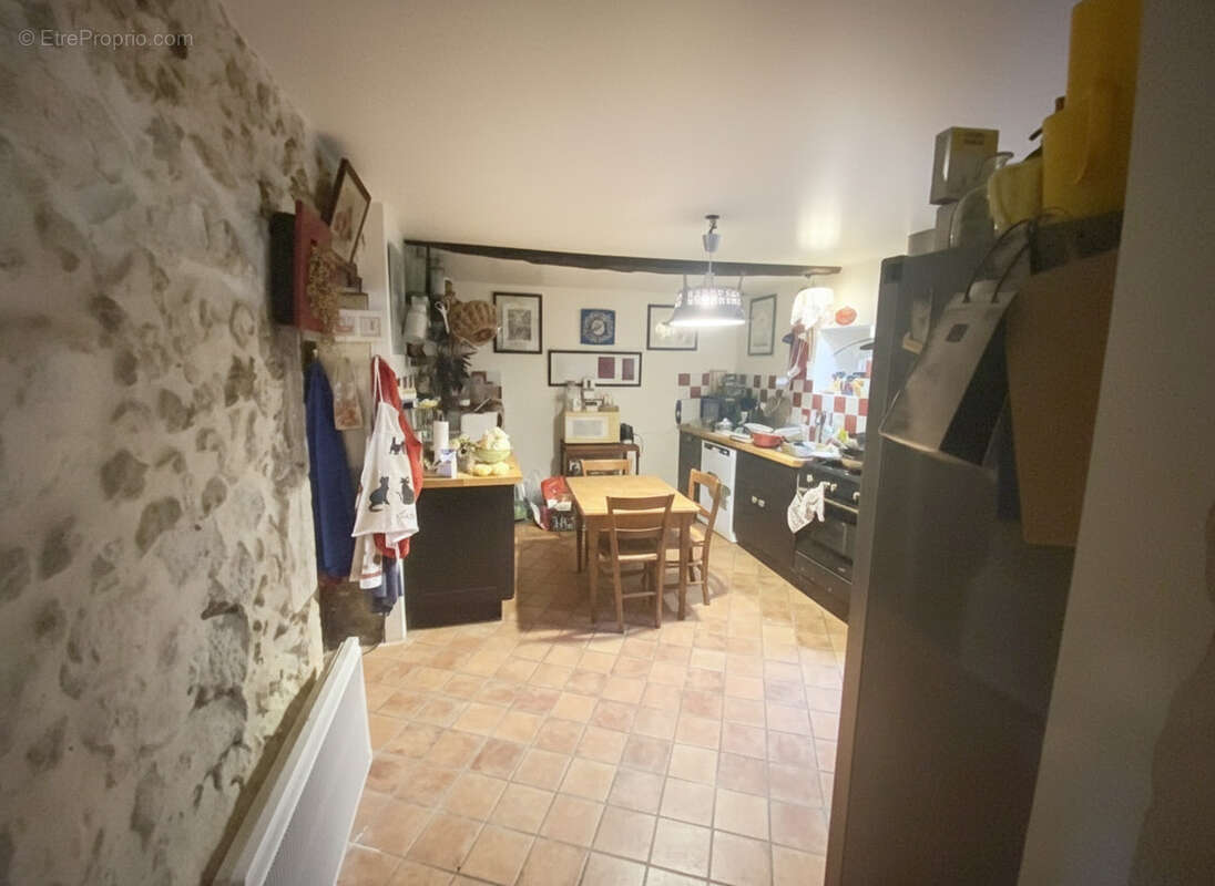 Maison à MANZAC-SUR-VERN