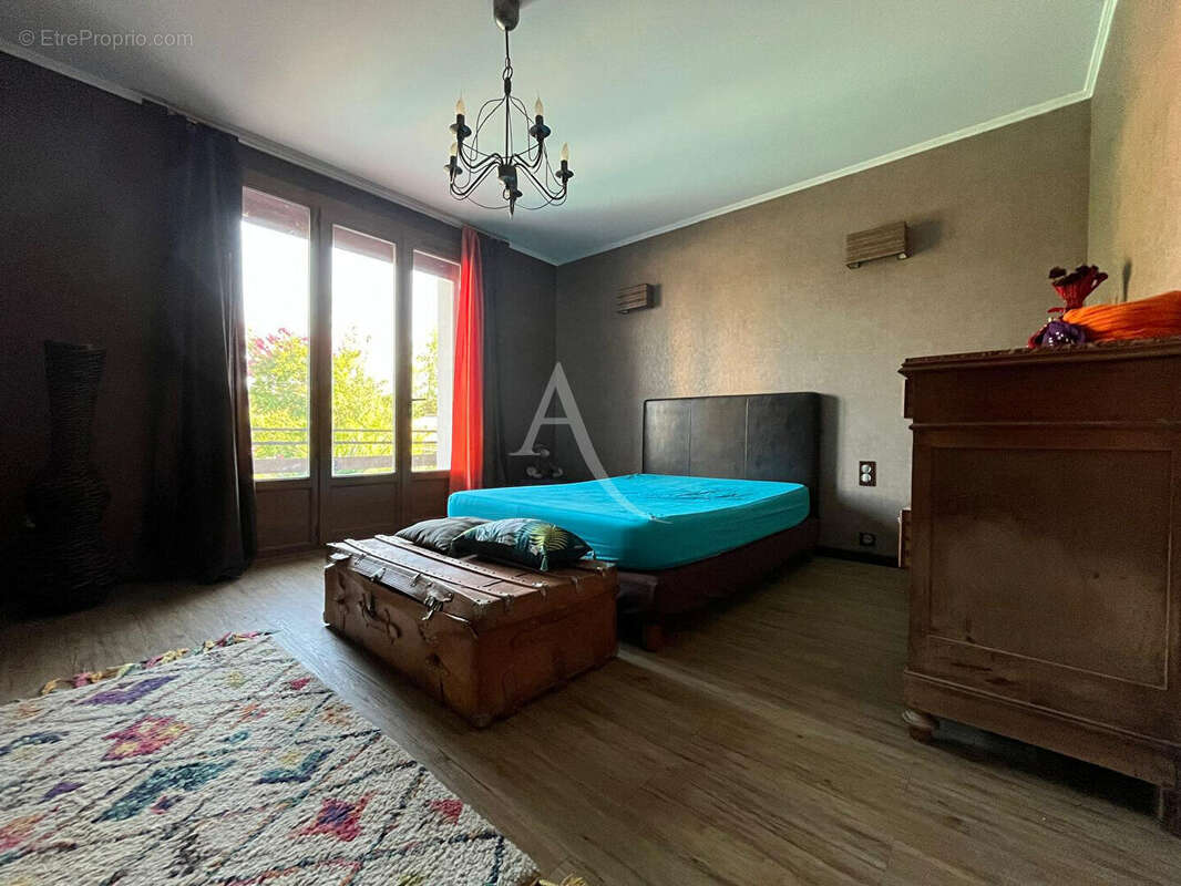 Grande maison de 195m² avec 3 chambres sur la commune de Couffouleux ! - photo 7