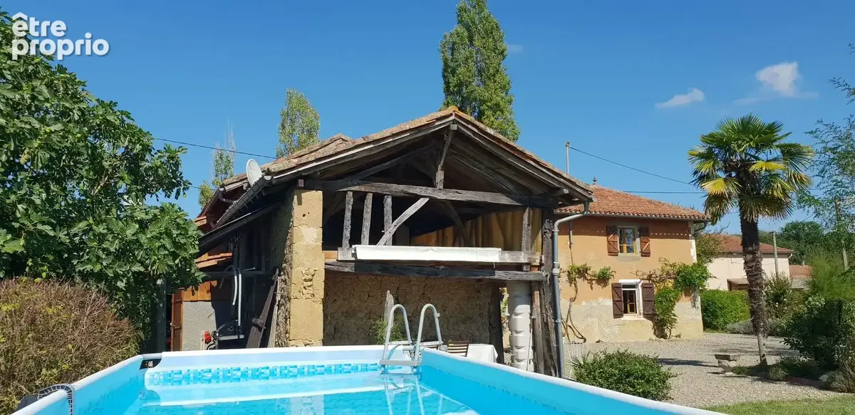 14923 pool house
