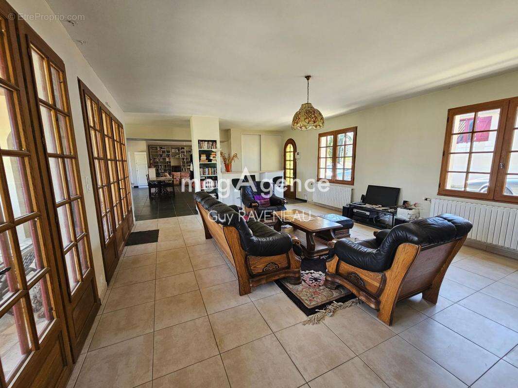 Maison à MONTREUIL-BELLAY