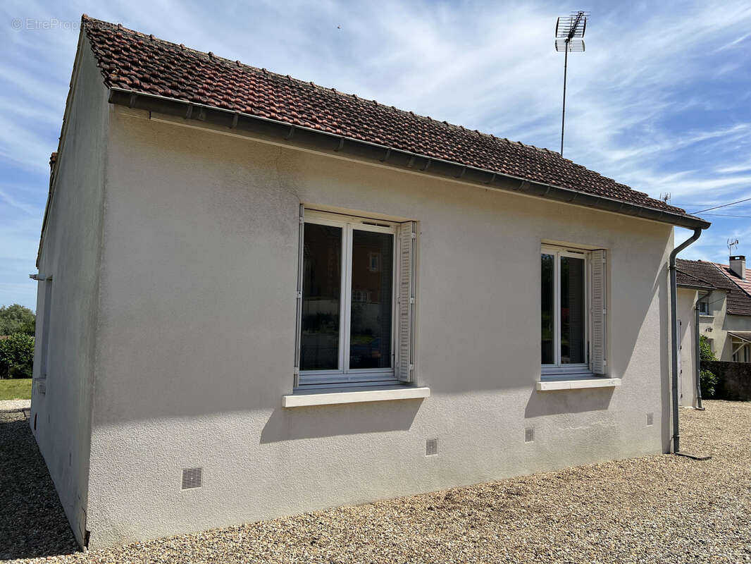 Maison à BRAGNY-SUR-SAONE