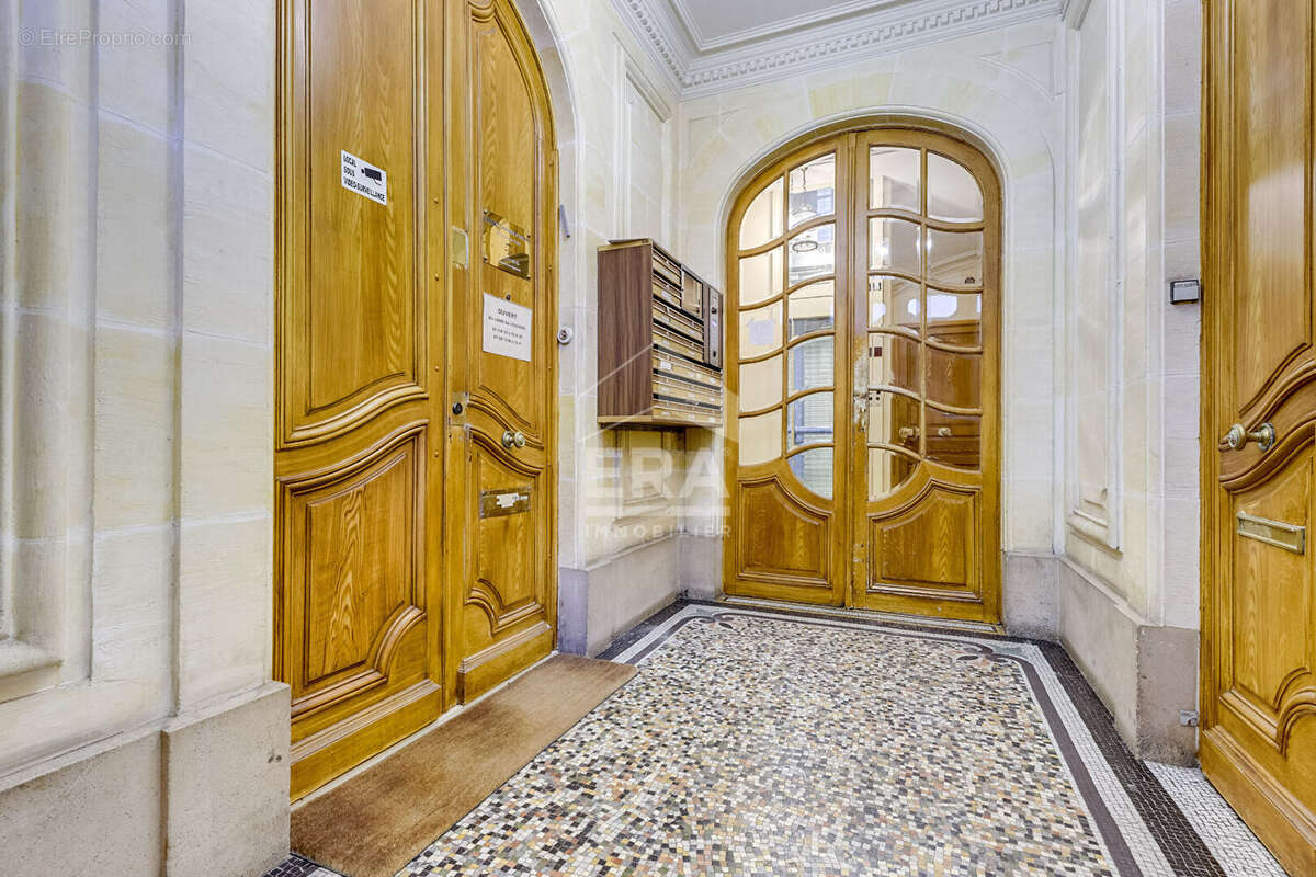 Appartement à PARIS-17E