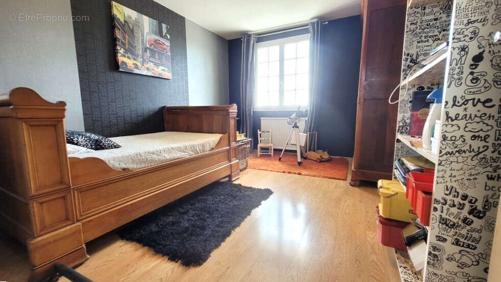 EXCLUSIVITE à CORMELLES LE ROYAL, maison de 7 pièces  165m² sur sous-sol terrain 1000m² - photo 15