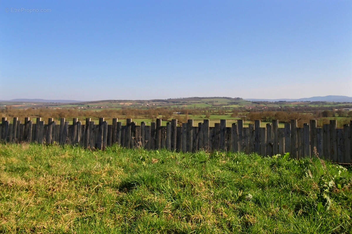 Maison à SAVIGNY-SUR-GROSNE