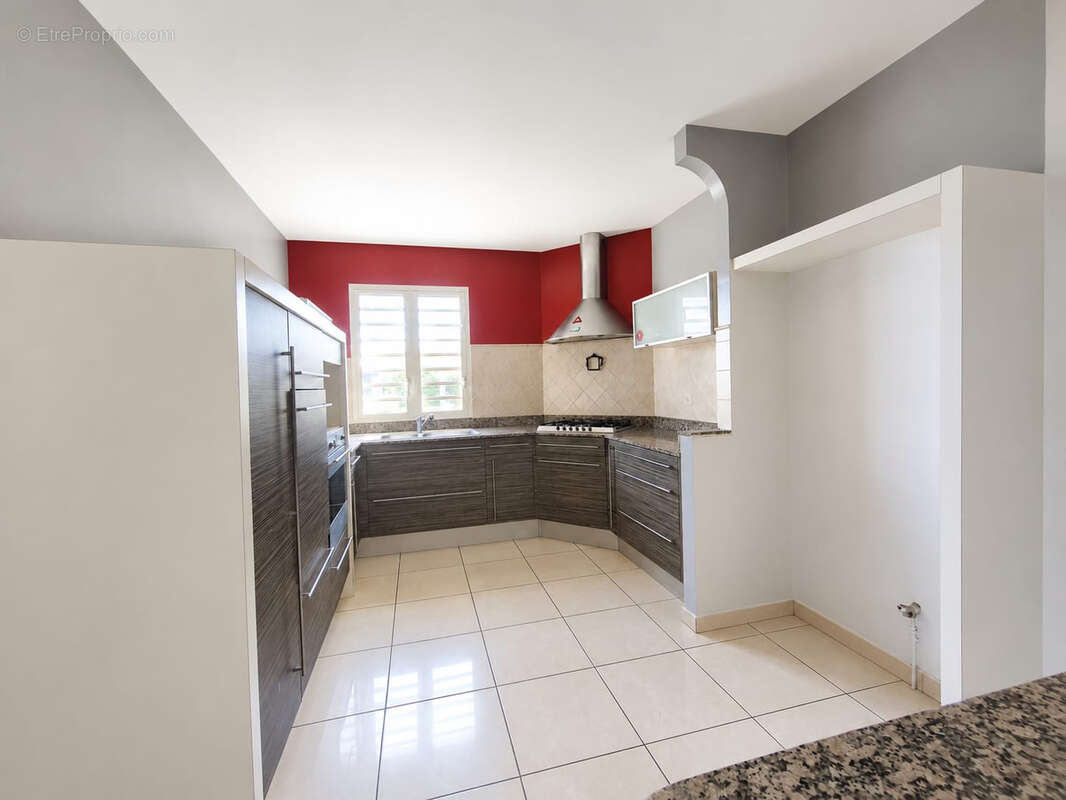 Villa f7 sur 1000 m2 saint-leu - photo 10