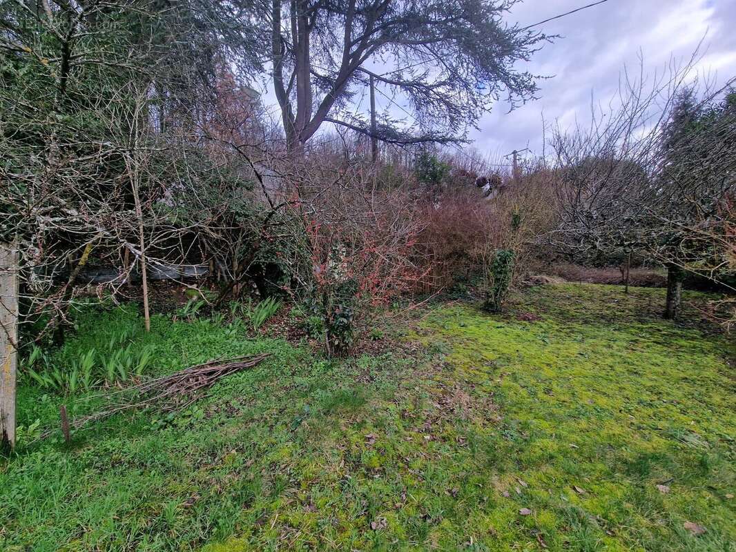 Maison à VILLAINES-LES-ROCHERS