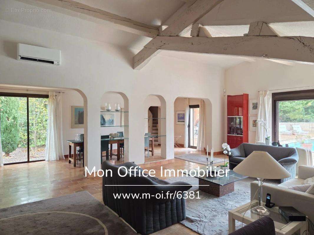 Référence : 6381-NGU. - Maison 12 pièces 376 m2 - photo 7