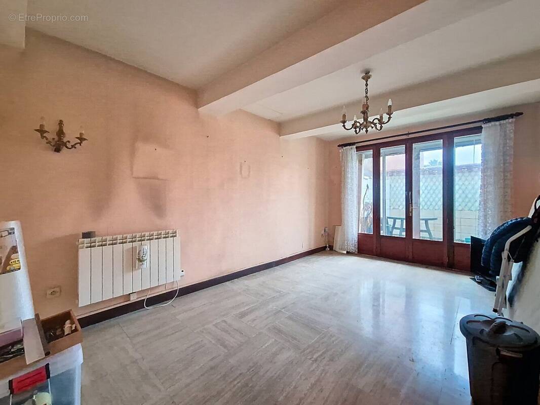 Maison à SAINT-CHINIAN