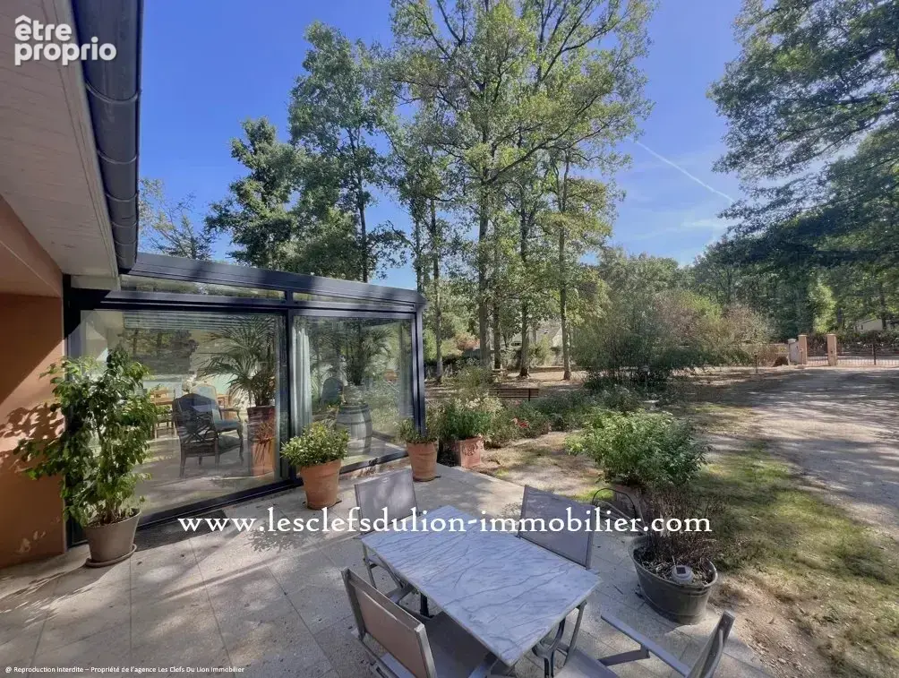 Maison traditionnelle de 2019 sur parc boisé. - photo 4