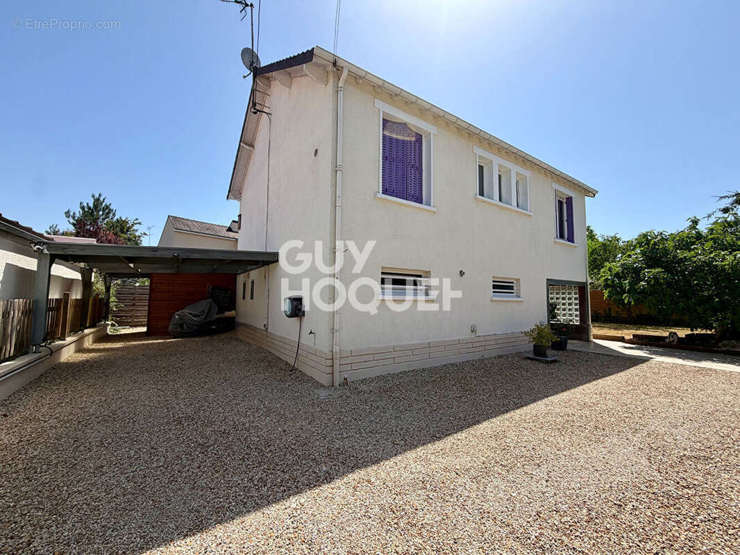 Maison  5 pièce(s) 160 m2 sur un terrain de 484m² à Veneux-les-Sablons - photo 5