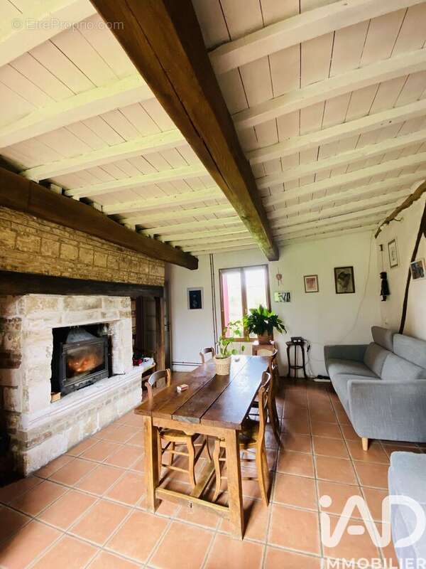 Photo 3 - Maison à HALLOY-LES-PERNOIS