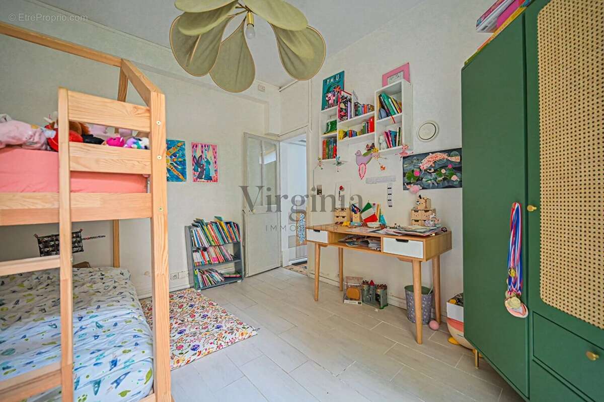 Appartement à CHARENTON-LE-PONT