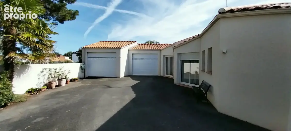 Exceptionnelle maison en Vente à Terme Libre  205 m²  CHALLANS Centre-ville - photo 17