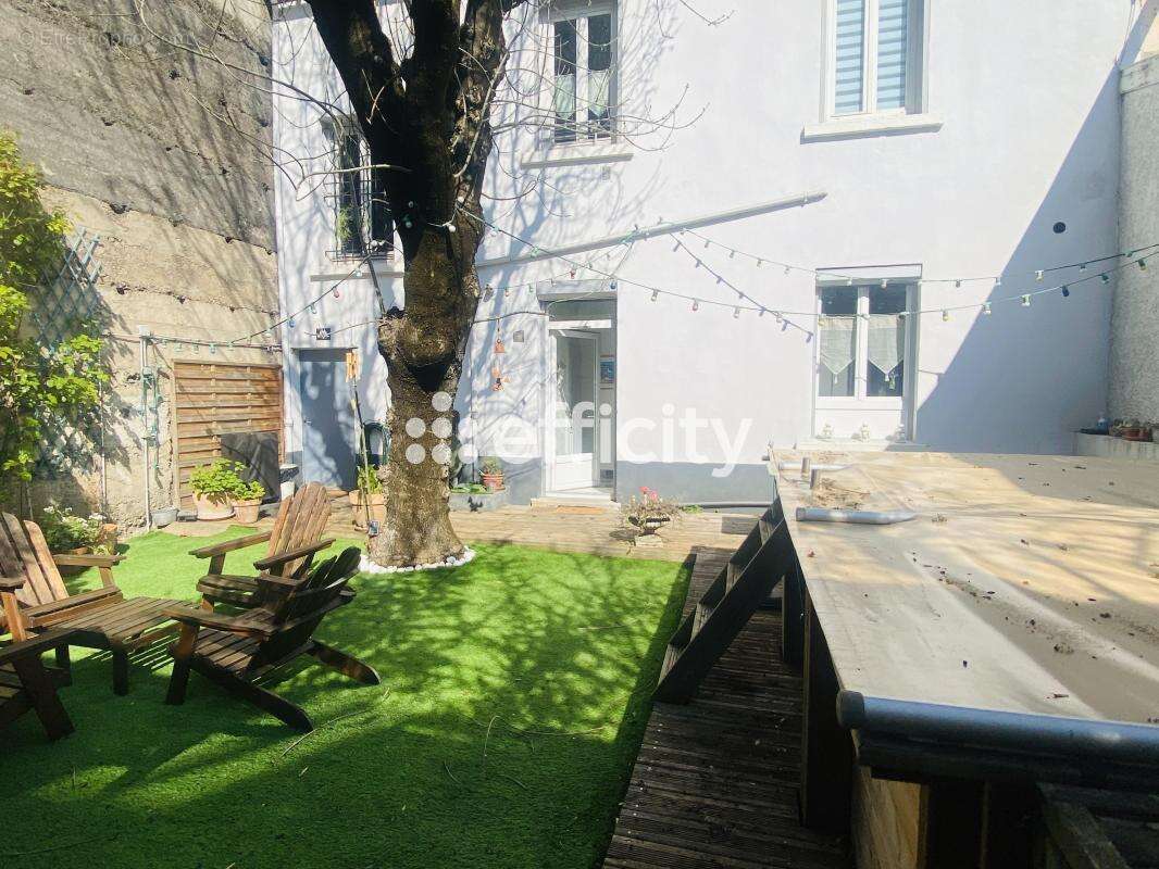 Maison à VILLEURBANNE