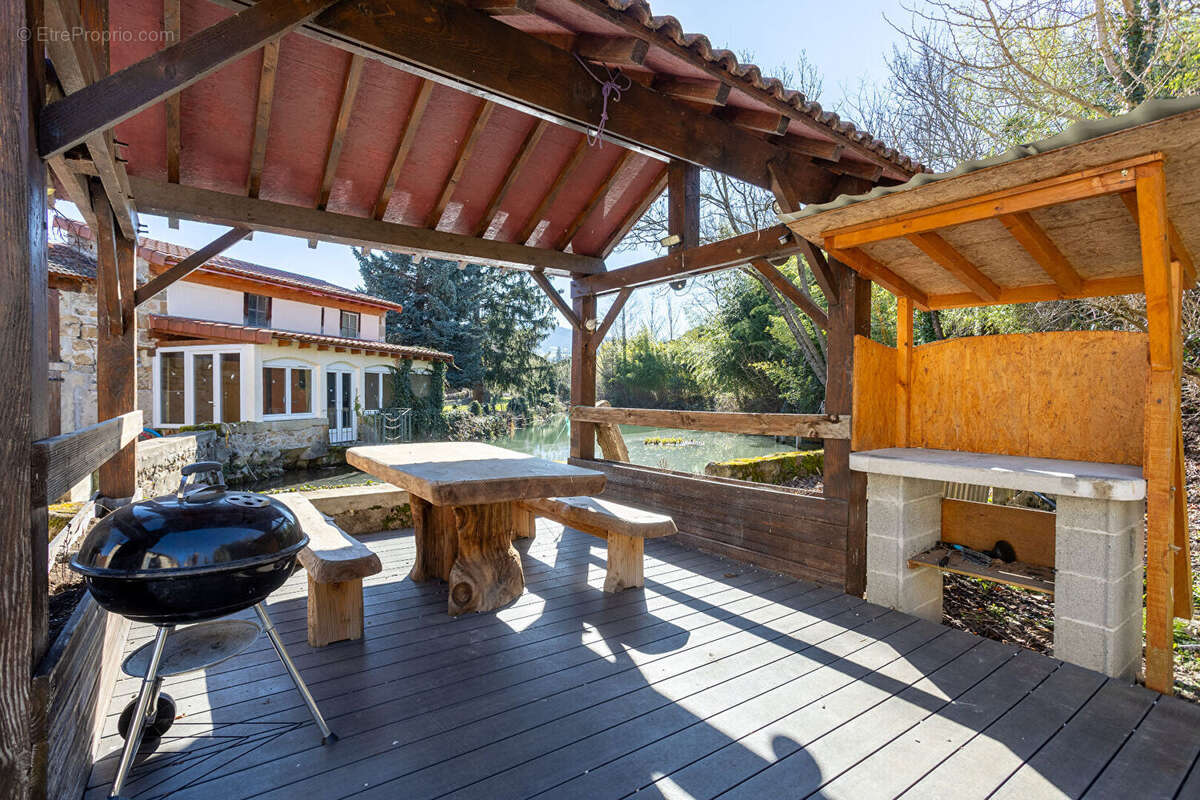 Maison à VIC-LE-COMTE