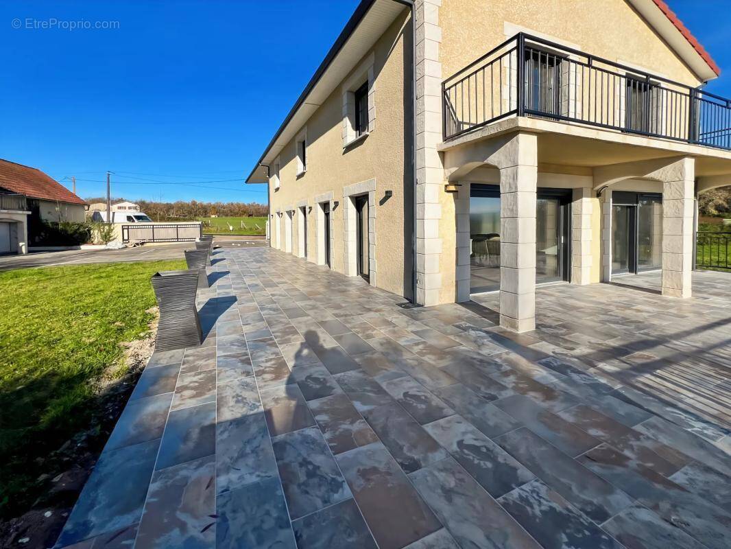 Maison à SAINT-SYLVESTRE-PRAGOULIN