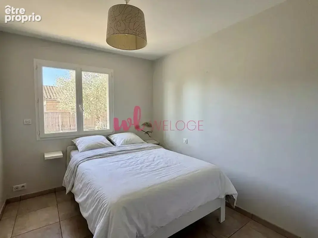 MAGESCQ — Maison contemporaine de plain-pied 125 m², piscine, pool house et double garage - photo 10