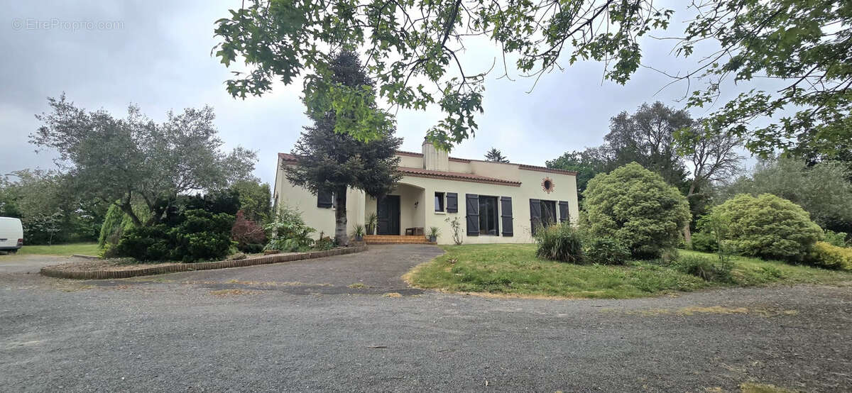 Maison à SAINT-AVAUGOURD-DES-LANDES