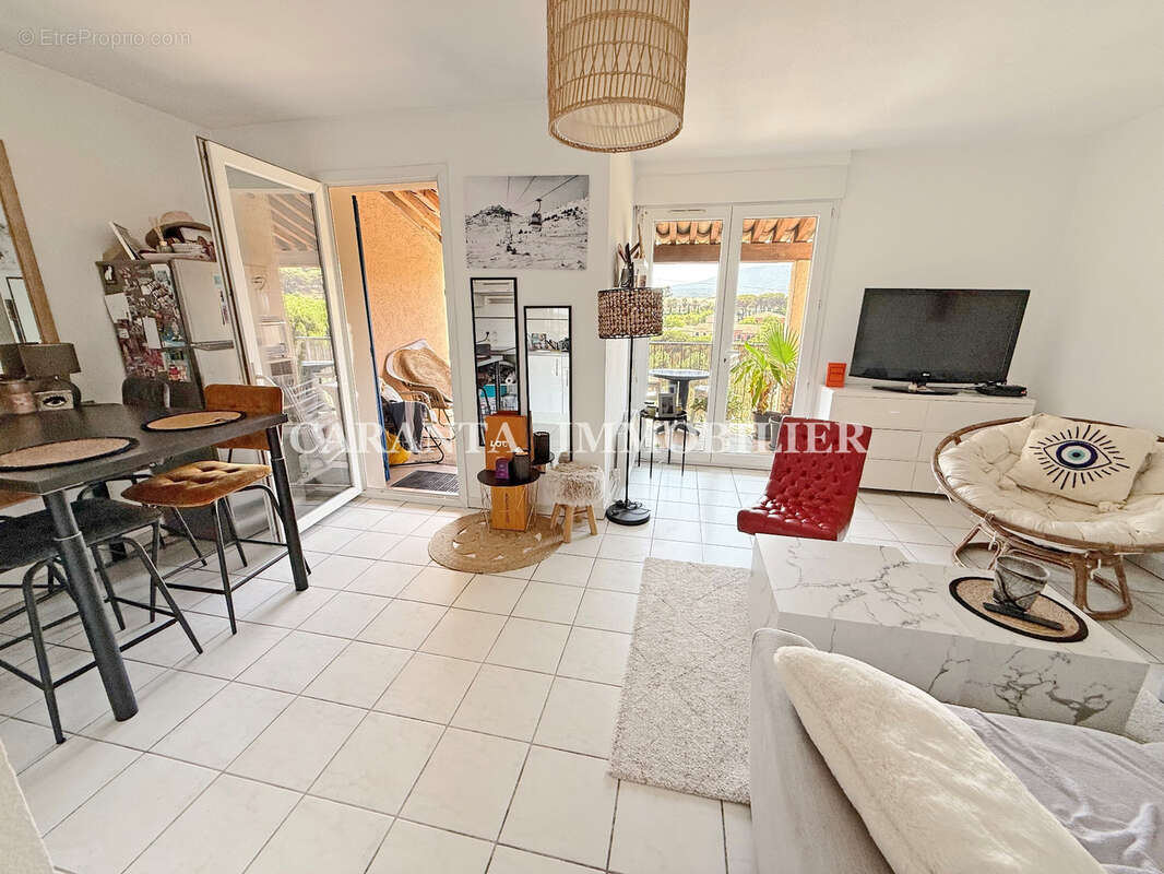 Vente appartement T2 à Ste Maxime avec terrasse, parking et piscine - photo 6