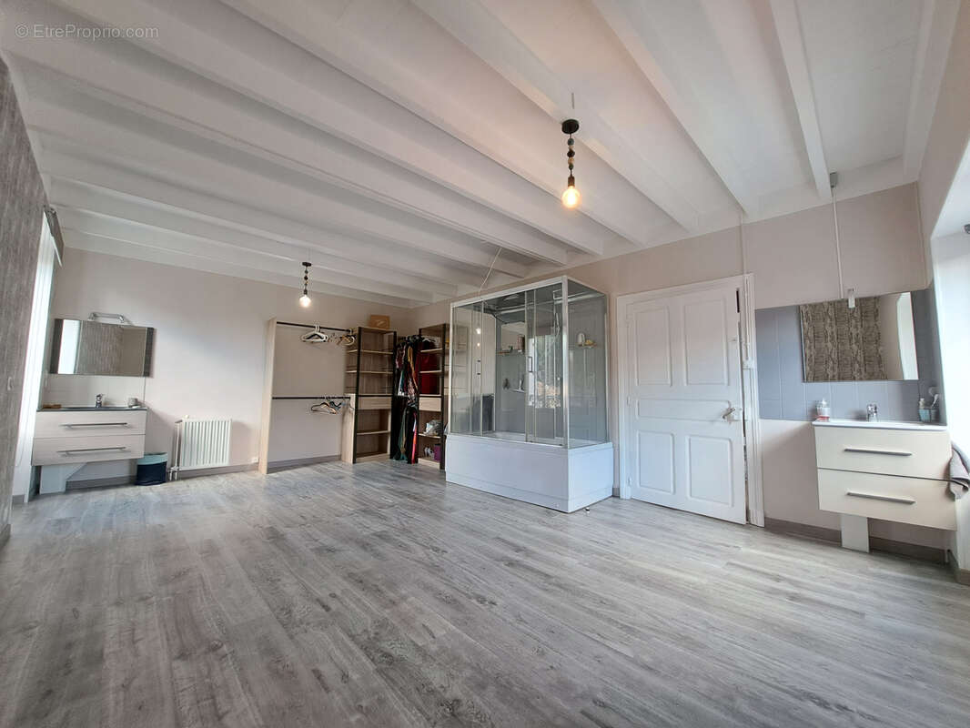 Maison à SAINT-BONNET