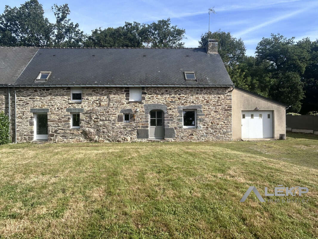 Maison à CARENTOIR