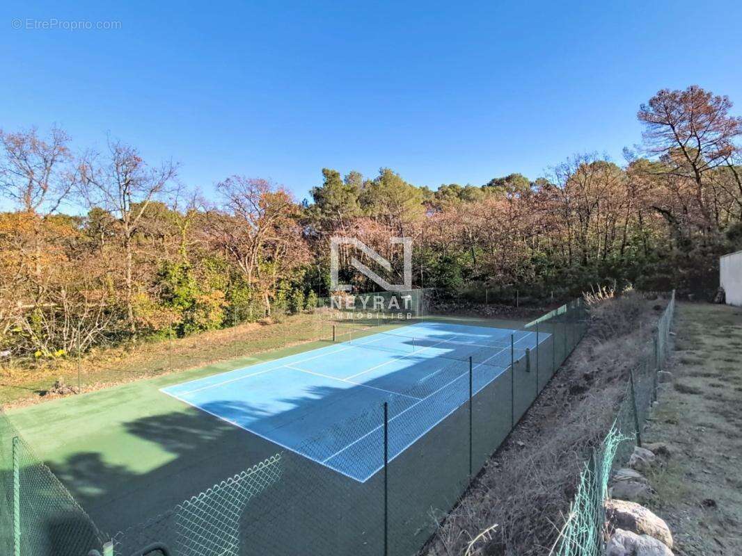 A tourrettes - propriete - proche golf de terre blanches - piscine - tennis - appartement independant - photo 10