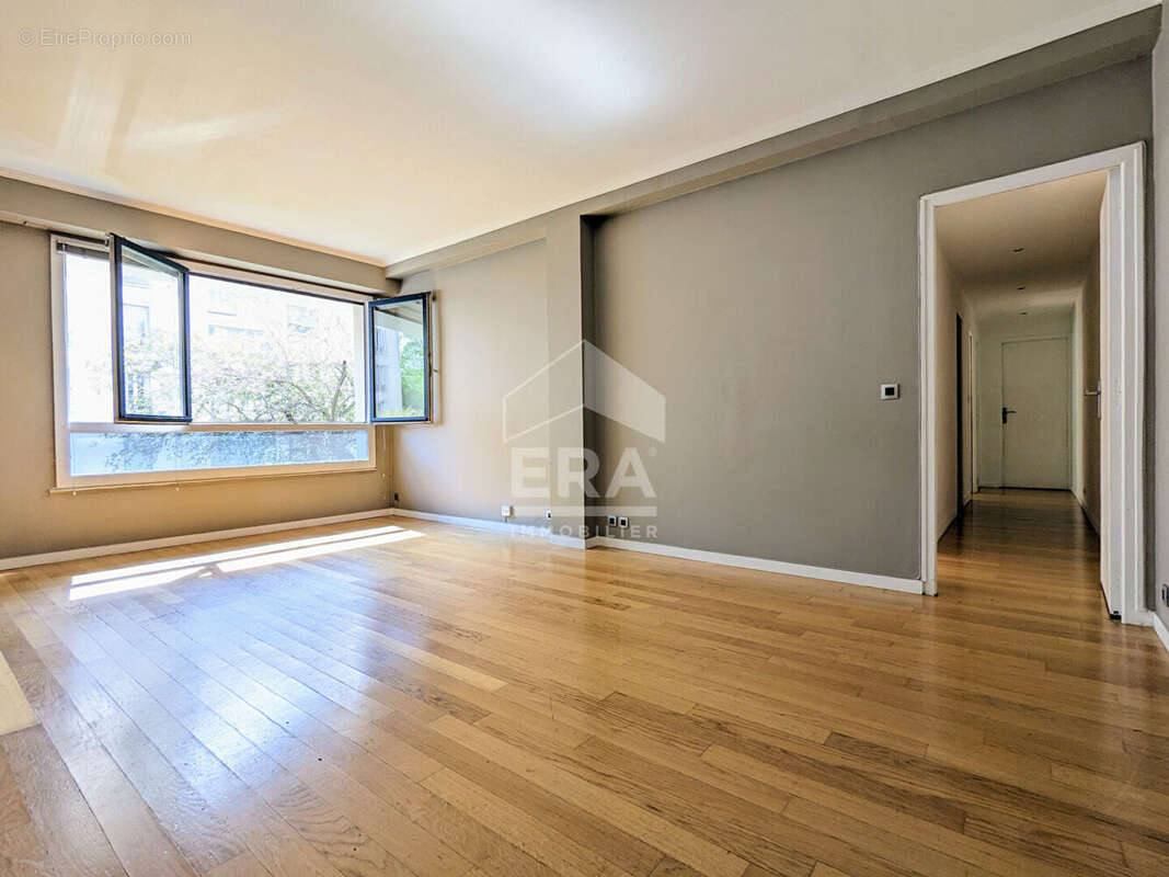 Appartement à LEVALLOIS-PERRET