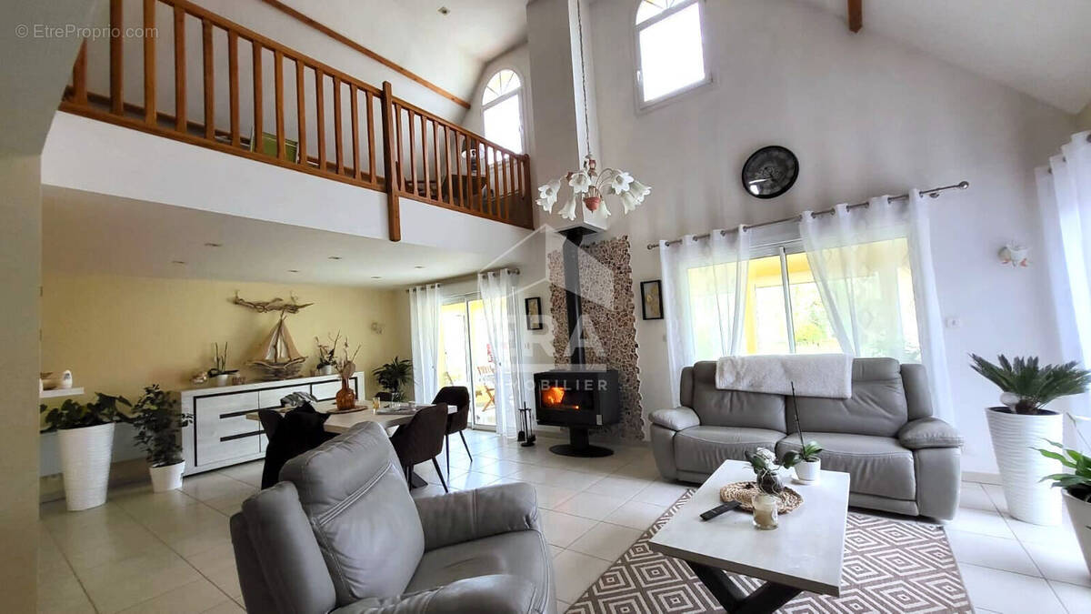 Maison à BEAURAINVILLE