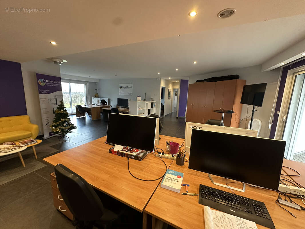 Commerce à SAINT-JUST-MALMONT