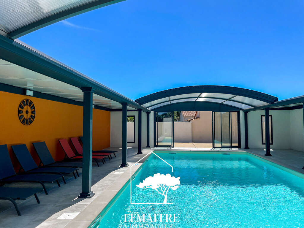 Maison de plain-pied   45 m2   2 chambres   Terrasse   Parking   Résidence sécurisée avec piscine - photo 20